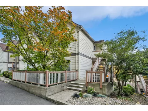 20080 Larkspur Ln #50, West Linn, OR 97068
