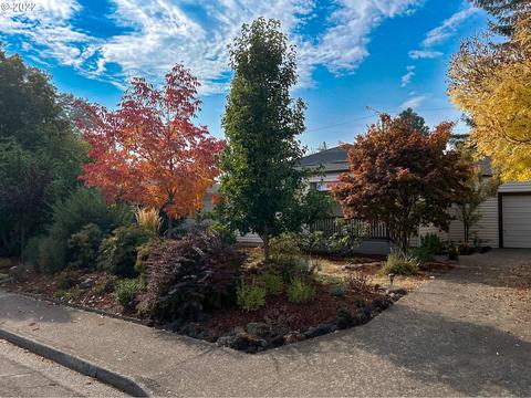 304 23rd St, Springfield, OR 97477 photo 1
