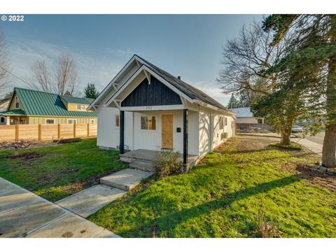 202 E North St, Newberg, OR 97132 photo 1