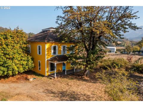 4097 Canyonville-riddle Rd, Riddle, OR 97469