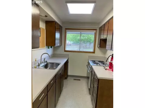 Kitchen - 32 Marion Ln, Eugene, OR 97404 photo 1 of 1