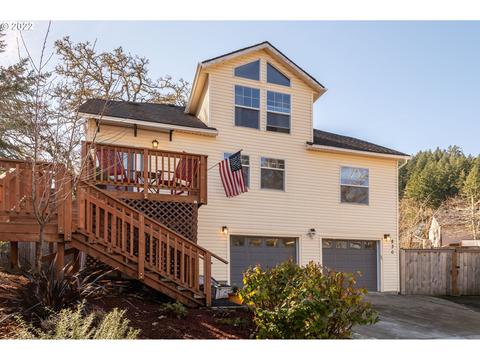 830 S 68th St, Springfield, OR 97478 photo 1