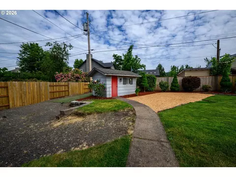 1830 Yolanda Ave, Springfield, OR 97477 photo 47