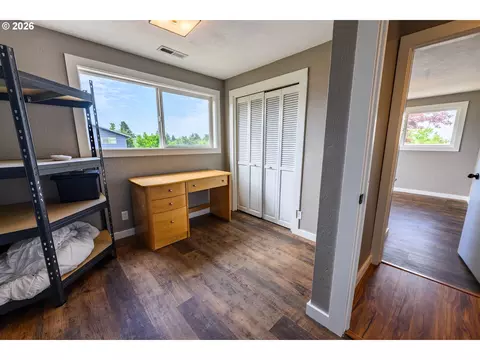 1830 Yolanda Ave, Springfield, OR 97477 photo 31