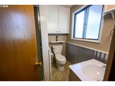 1830 Yolanda Ave, Springfield, OR 97477 photo 23