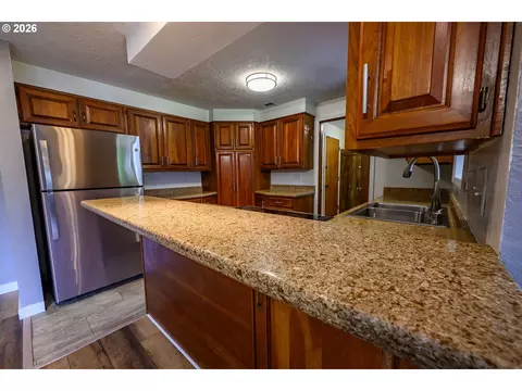 1830 Yolanda Ave, Springfield, OR 97477 photo 17