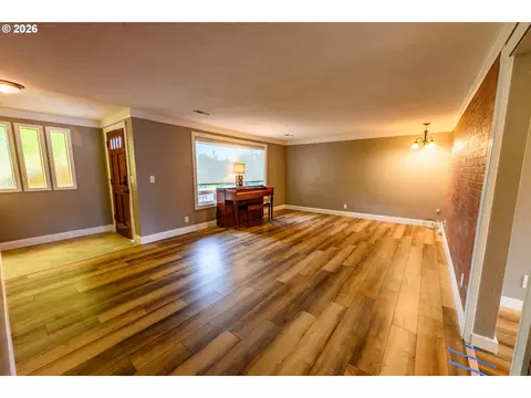1830 Yolanda Ave, Springfield, OR 97477 photo 13
