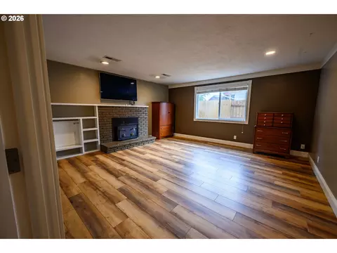 1830 Yolanda Ave, Springfield, OR 97477 photo 14