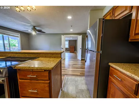 1830 Yolanda Ave, Springfield, OR 97477 photo 19