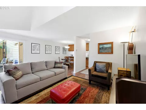 Living - 724 SE Rene Ave, Gresham, OR 97080 photo 4 of 4