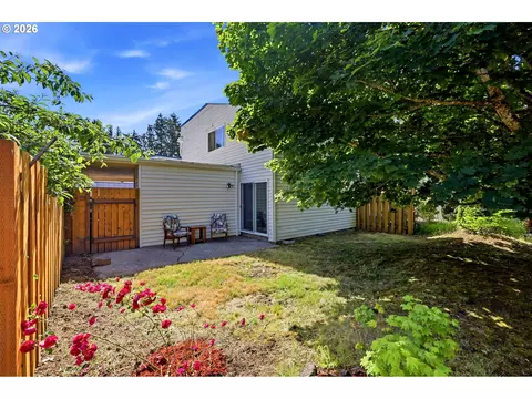 Exterior - 724 SE Rene Ave, Gresham, OR 97080 photo 3 of 7