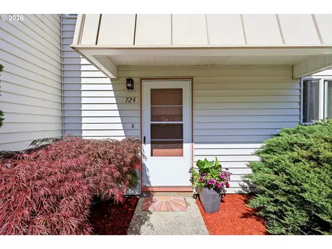 Other - 724 SE Rene Ave, Gresham, OR 97080 photo 2 of 9