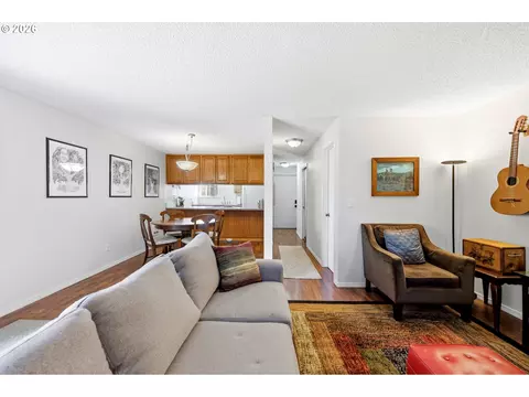 Living - 724 SE Rene Ave, Gresham, OR 97080 photo 1 of 4