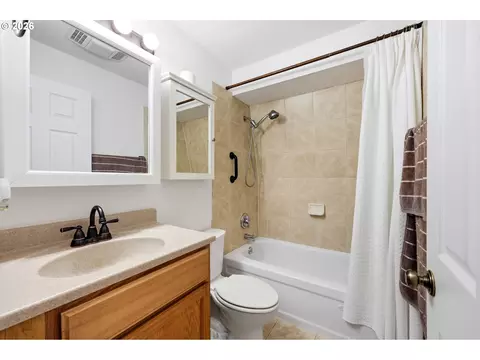 Bath - 724 SE Rene Ave, Gresham, OR 97080 photo 2 of 2