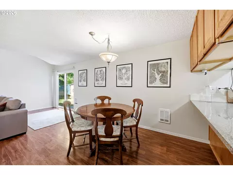 Dining - 724 SE Rene Ave, Gresham, OR 97080 photo 3 of 3