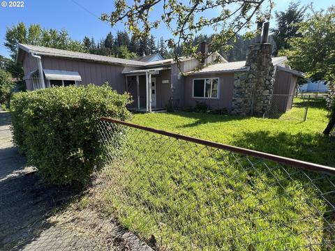524 2nd Ave, Powers, OR 97466