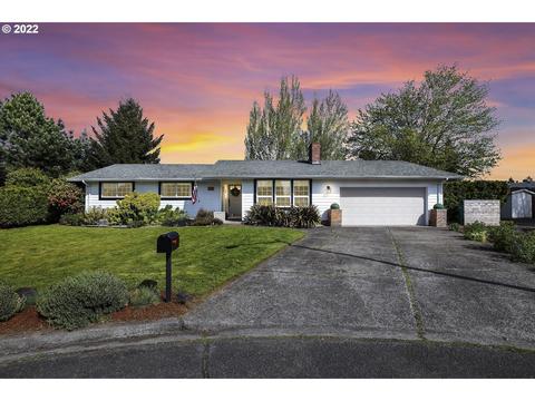 2304 E Alder Ln, Newberg, OR 97132 photo 1