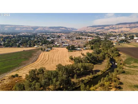 61993 Quail Rd, La Grande, OR 97850