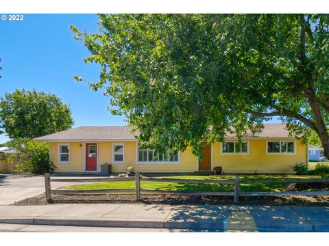 4306 SW Sheridan Ave, Pendleton, OR 97801 photo 1