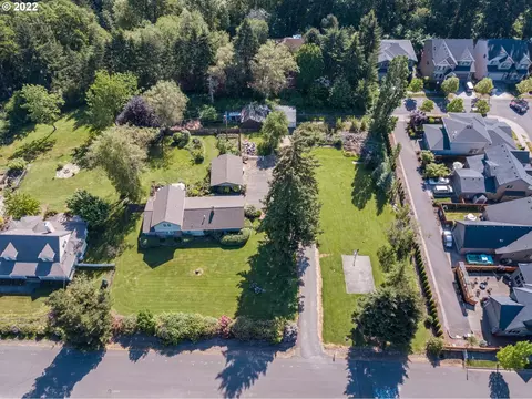 28200 SW Canyon Creek Rd, Wilsonville, OR 97070