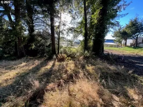 Fir Ave, Garibaldi, OR 97118