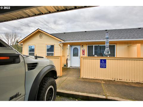 5520 E St, Springfield, OR 97478 photo 1