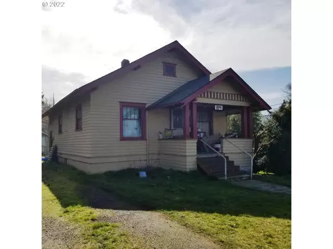 814 E Main St, Silverton, OR 97381 photo 1
