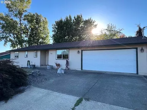 234 Little Valley Rd, Roseburg, OR 97471