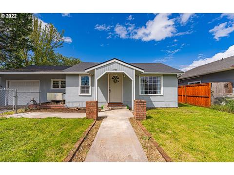 2740 D St, Springfield, OR 97477 photo 1