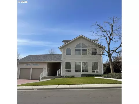 325 SE 9th Dr, Hermiston, OR 97838
