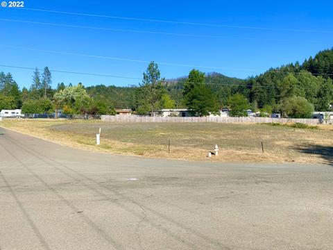 144 Estella St, Glide, OR 97443 photo 1