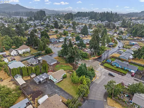 View/Area - 485 S 46th St, Springfield, OR 97478 photo 3 of 6