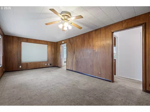 Living - 485 S 46th St, Springfield, OR 97478 photo 1 of 5