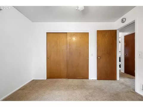 Bedroom - 485 S 46th St, Springfield, OR 97478 photo 5 of 6