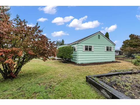 Exterior - 485 S 46th St, Springfield, OR 97478 photo 5 of 6