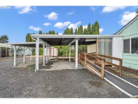 Exterior - 485 S 46th St, Springfield, OR 97478 photo 4 of 6