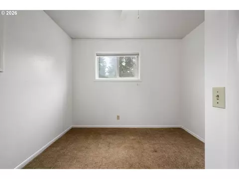 Bedroom - 485 S 46th St, Springfield, OR 97478 photo 2 of 6