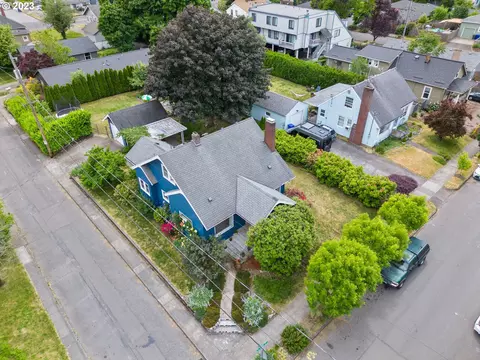 5736 SE Mall St, Portland, OR 97206