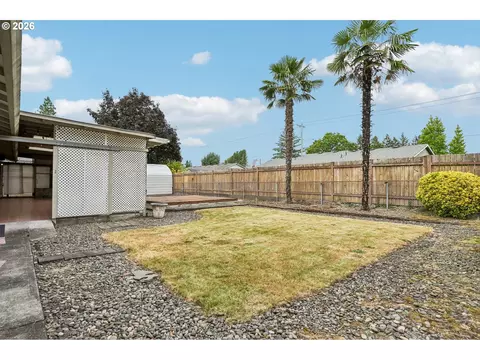 Exterior - 546 SE Paropa Pl, Gresham, OR 97080 photo 6 of 16