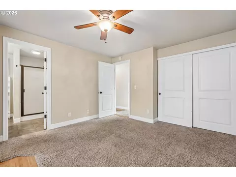 Bedroom - 546 SE Paropa Pl, Gresham, OR 97080 photo 2 of 6