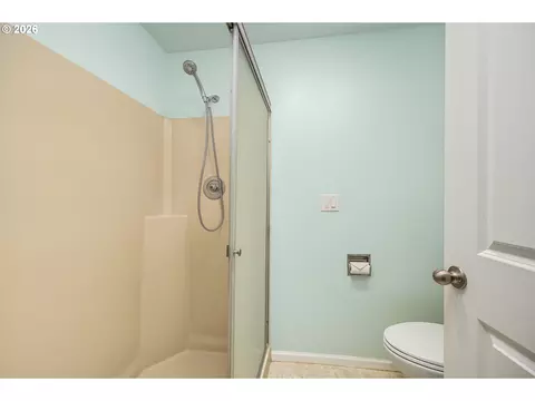 Bath - 933 S 44th St, Springfield, OR 97477 photo 1 of 2