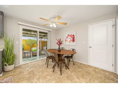 Dining - 933 S 44th St, Springfield, OR 97477 photo 3 of 3