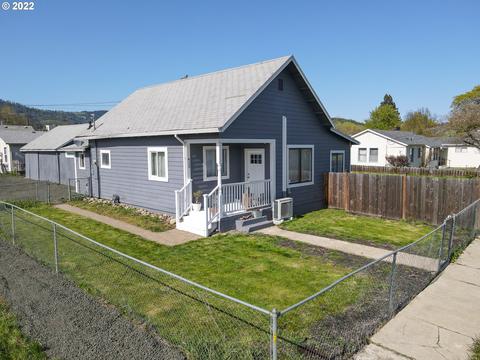 412 E Second Ave, Riddle, OR 97469 photo 1