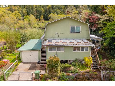 87843 River View Ave, Mapleton, OR 97453