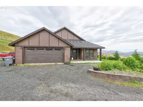 4743 Northwest Dr, The Dalles, OR 97058