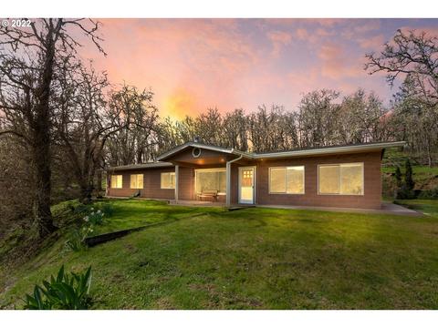 9700 Roberts Creek Rd, Roseburg, OR 97470