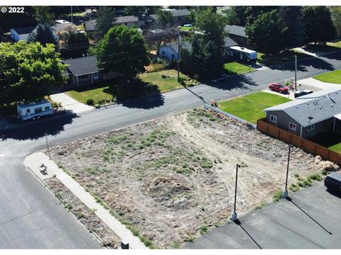 17711781 F St, Baker City, OR 97814
