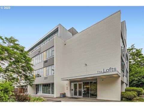 900 NE 81st Ave #304, Portland, OR 97213