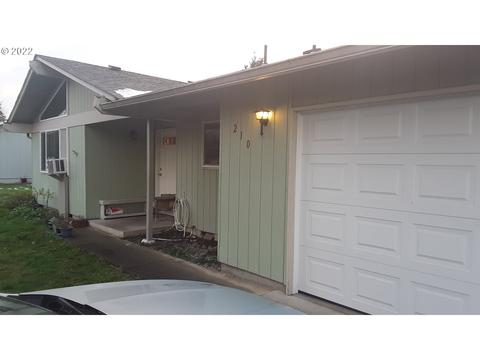 210 38th Pl, Springfield, OR 97478 photo 1