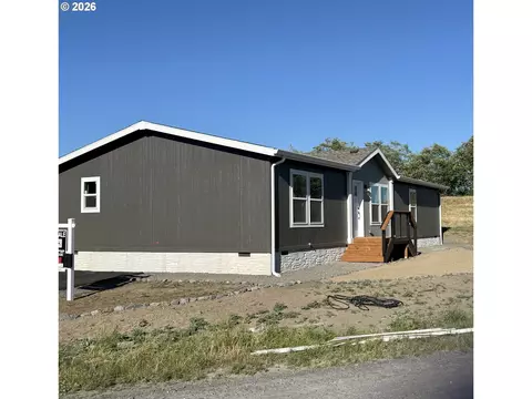 1506 River Rd, Longview, WA 98632